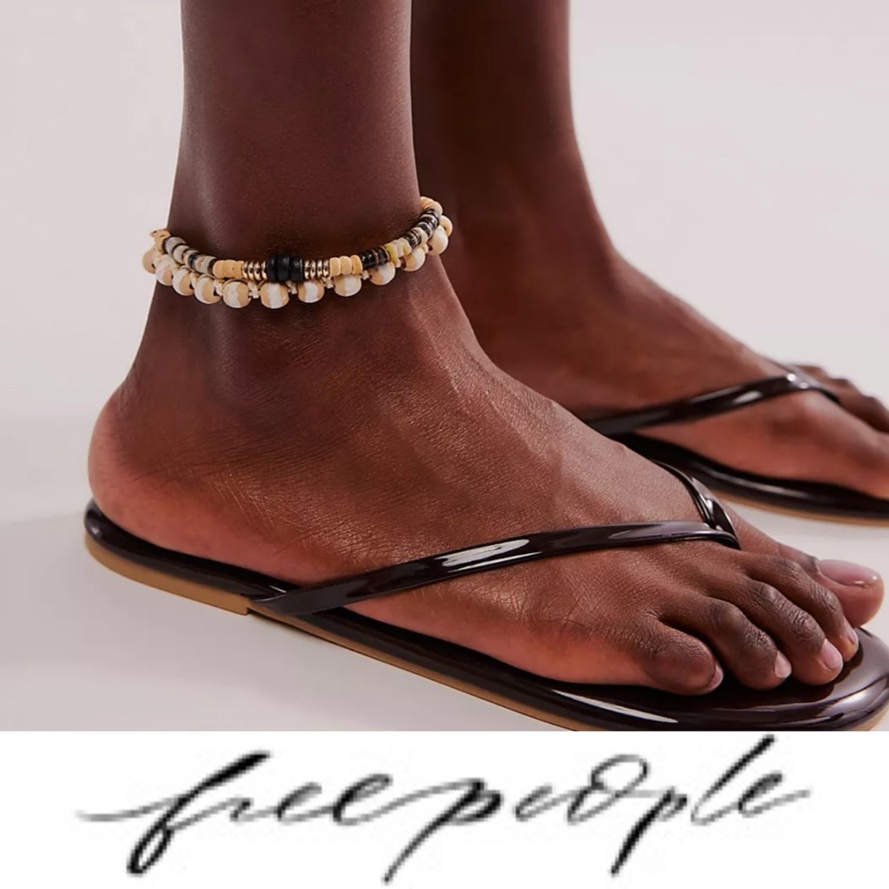 Gorgeous, Free People Around Town thong flip flops❤️ - Picture 2 of 8